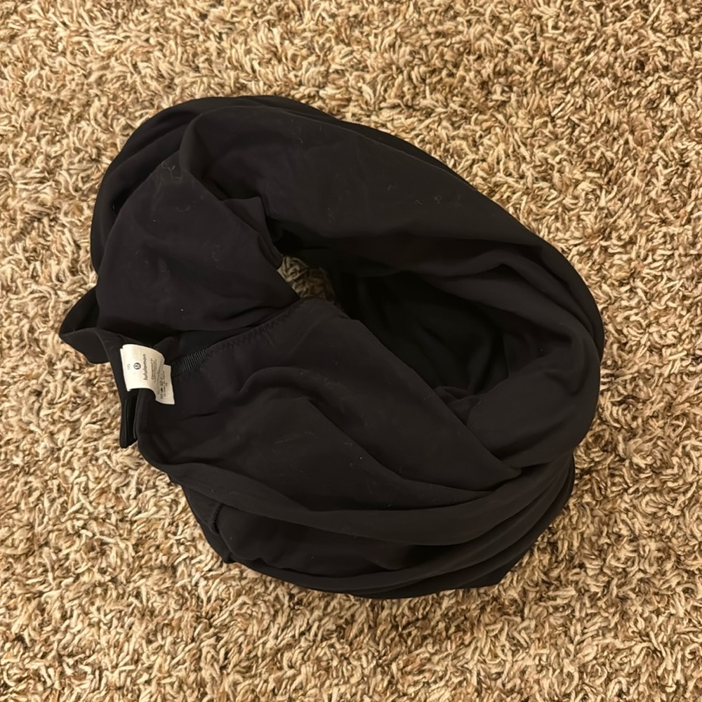 Lululemon Black Scarf